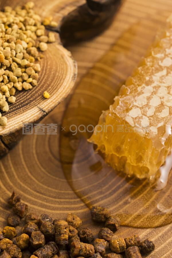 蜂房、花粉和蜂胶